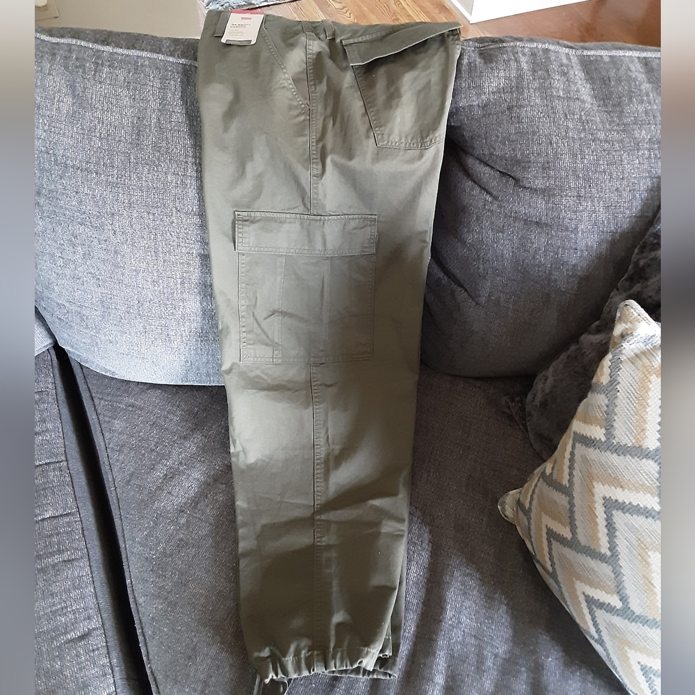 Levi Baggy Khakis